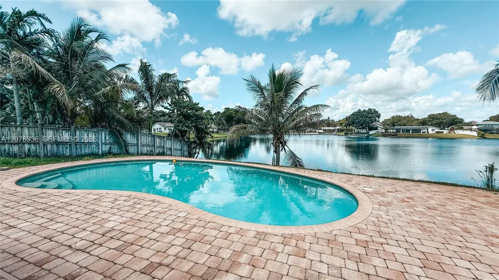 5121 SW 87th Ave Cooper City, FL 33328
