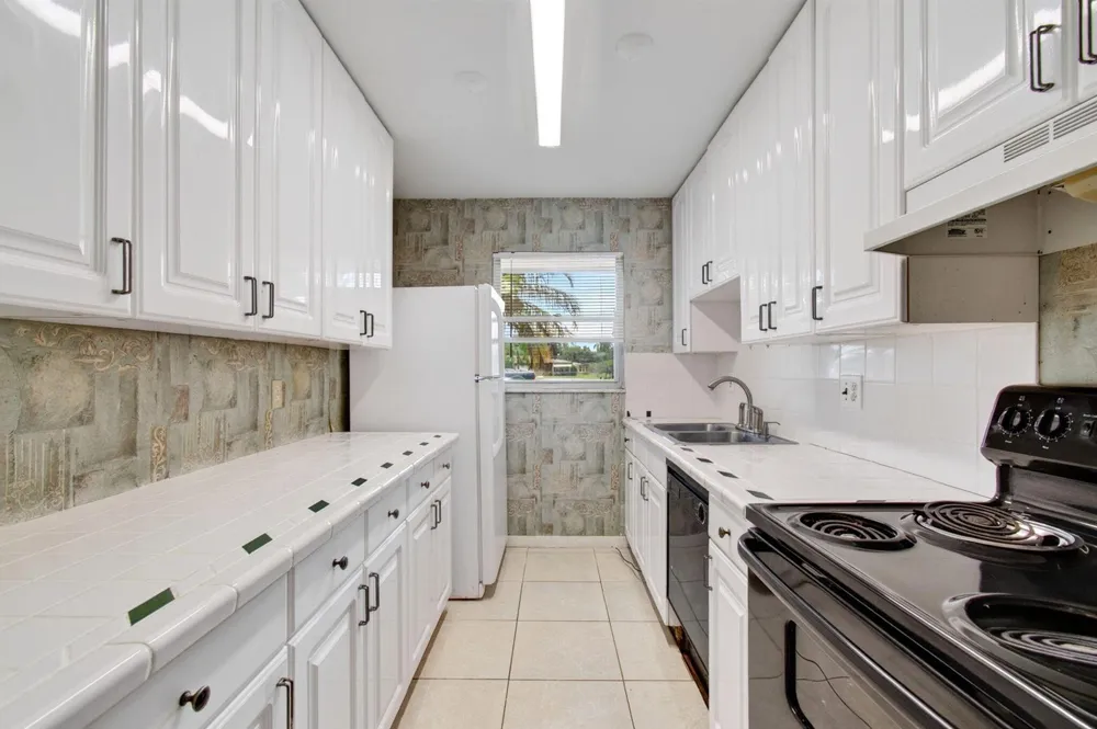 1057 E Circle Terrace Delray Beach, FL 33445