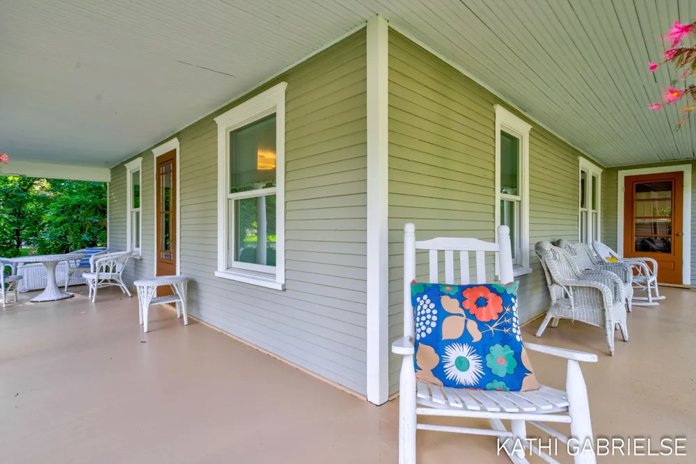 379 S Lake Avenue Spring Lake, MI 49456