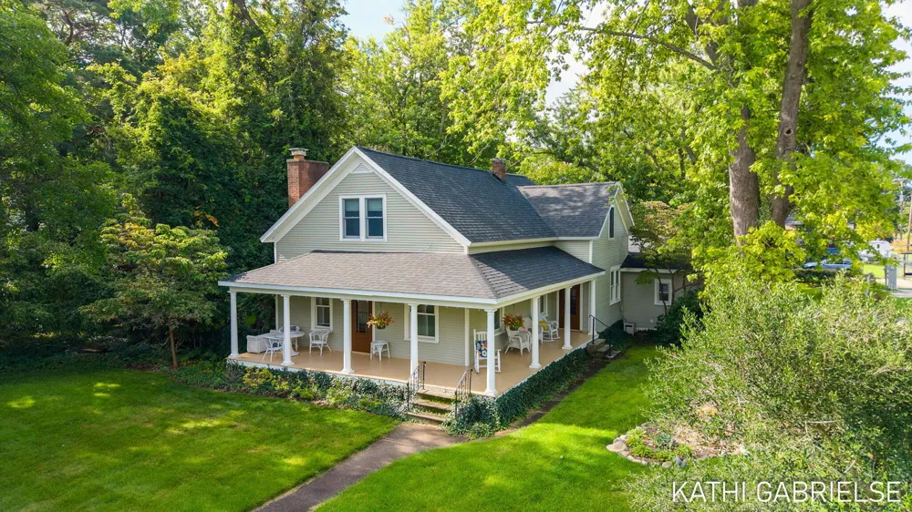 379 S Lake Avenue Spring Lake, MI 49456