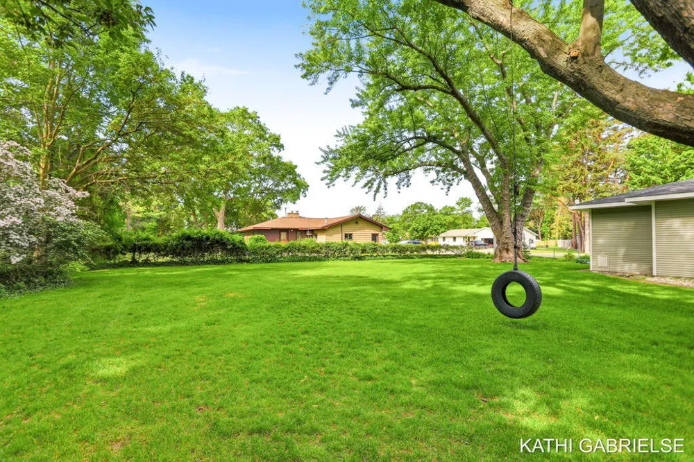 379 S Lake Avenue Spring Lake, MI 49456