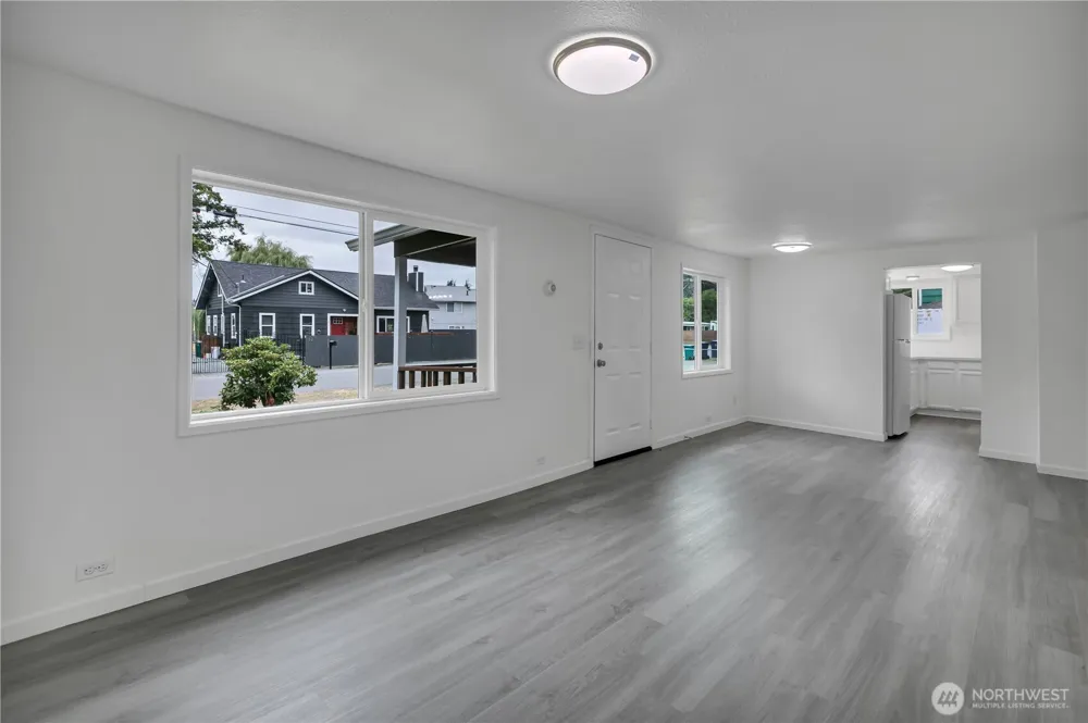 216 4th Avenue SW Pacific, WA 98047