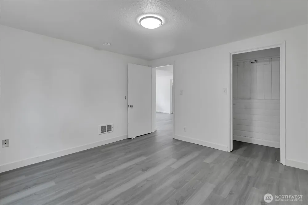 216 4th Avenue SW Pacific, WA 98047