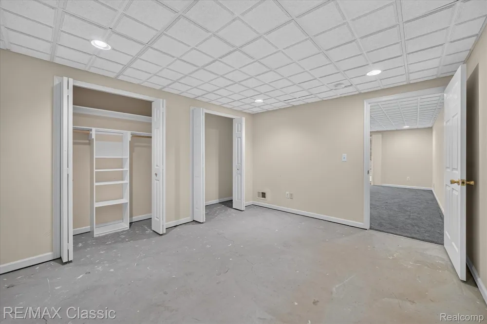 6280 Whispering Meadows Drive White Lake Charter Township, MI 48383