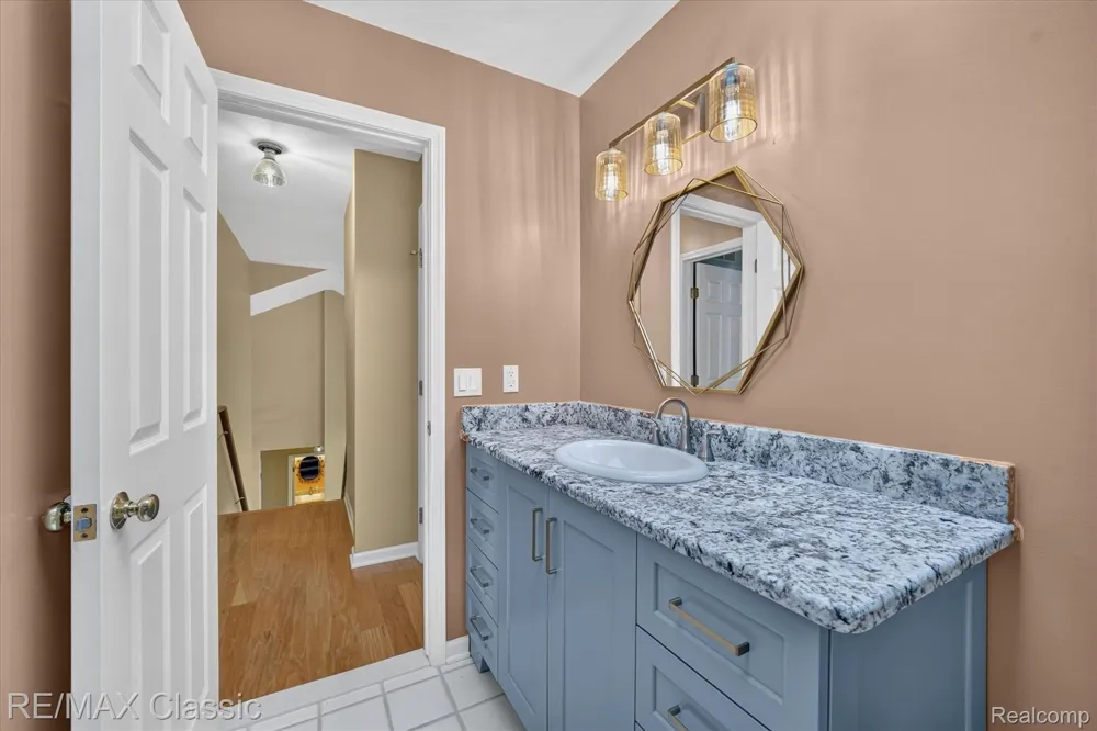 6280 Whispering Meadows Drive White Lake Charter Township, MI 48383