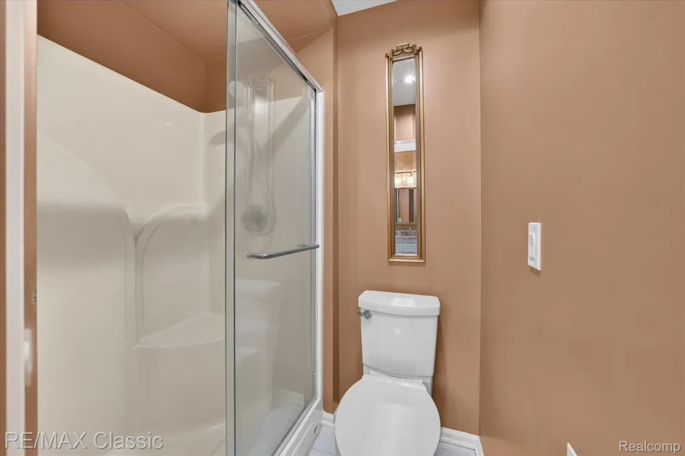 6280 Whispering Meadows Drive White Lake Charter Township, MI 48383
