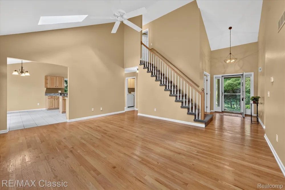 6280 Whispering Meadows Drive White Lake Charter Township, MI 48383