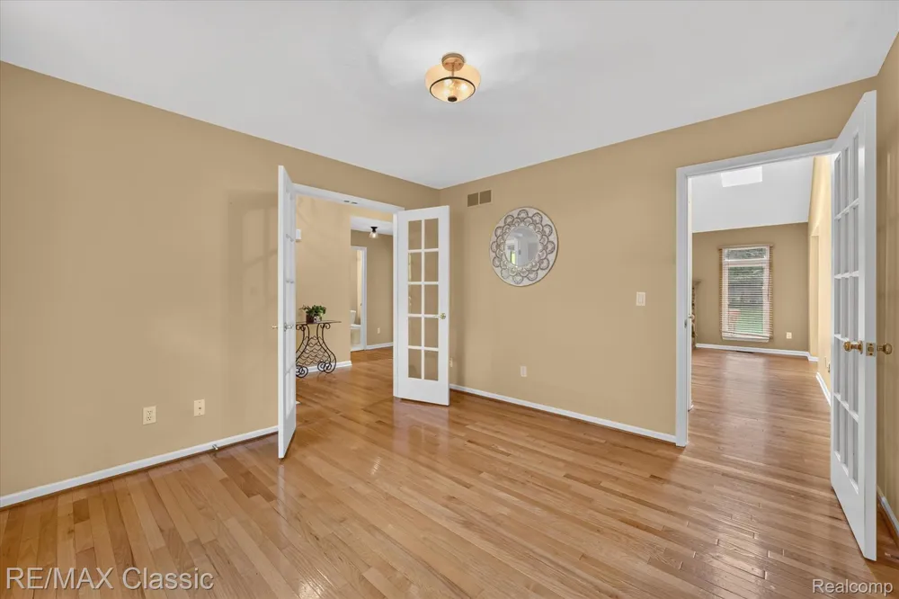 6280 Whispering Meadows Drive White Lake Charter Township, MI 48383