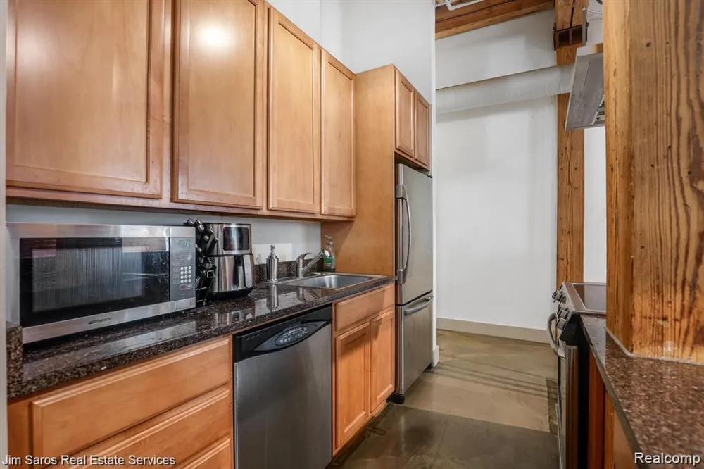 6533 E Jefferson Avenue #112 Detroit City, MI 48207