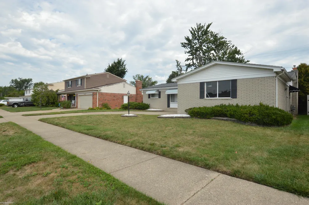 22825 Newberry Street St Clair Shores City, MI 48080