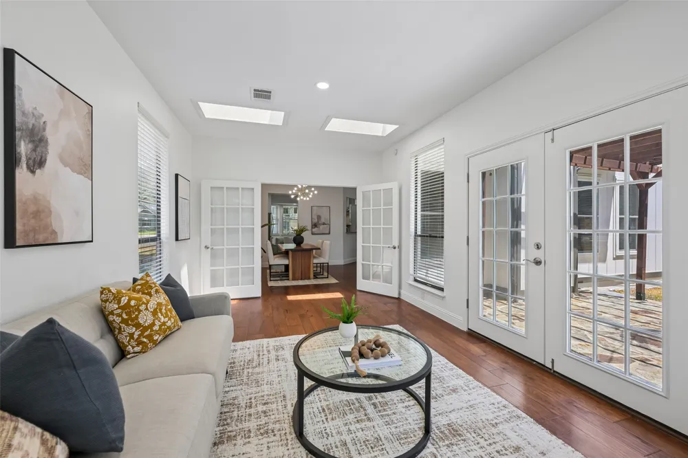 6305 Leatherwood Cove Austin, TX 78759