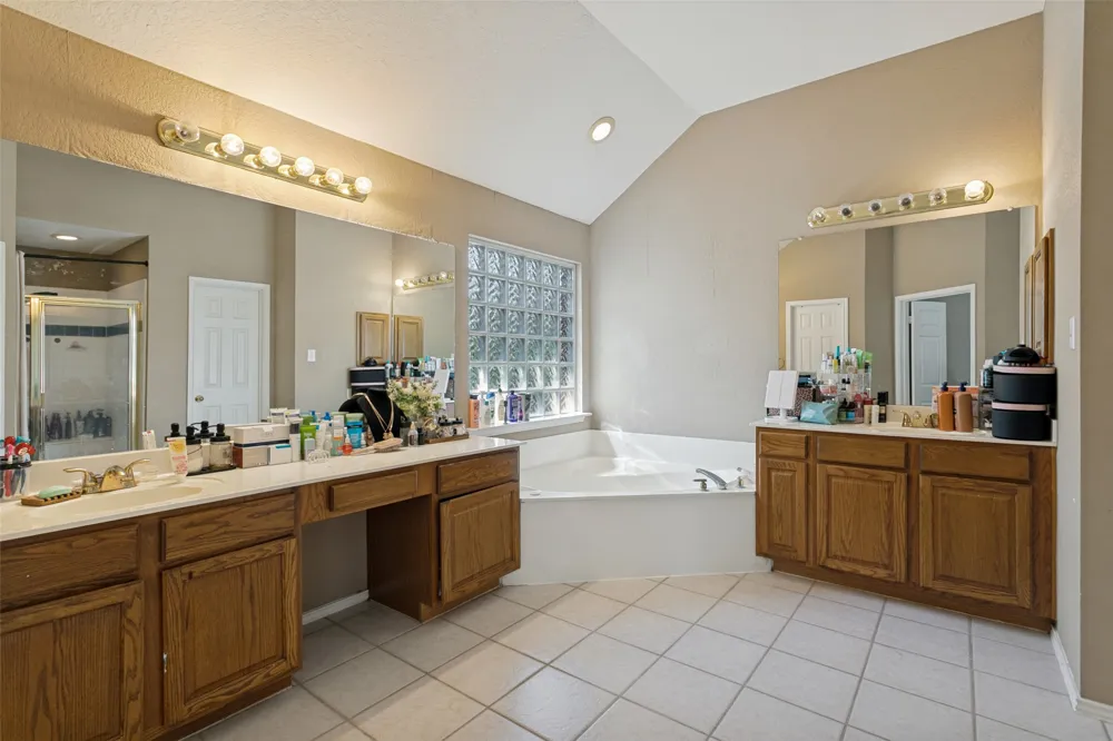 19414 Mill Oak San Antonio, TX 78258
