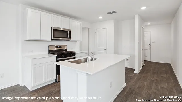13814 Petronila Jade San Antonio, TX 78253