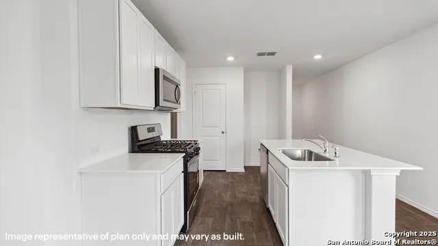 13814 Petronila Jade San Antonio, TX 78253