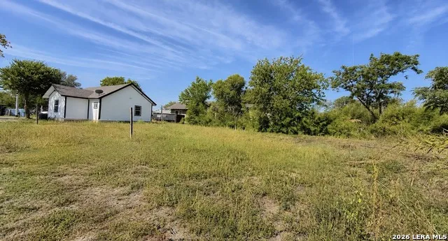 510 E Pine Seguin, TX 78155