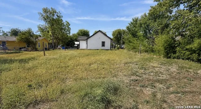 510 E Pine Seguin, TX 78155