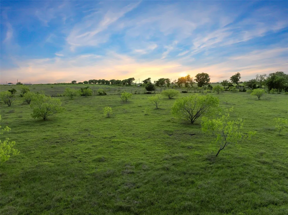7 Mile Lane Riesel, TX 76682
