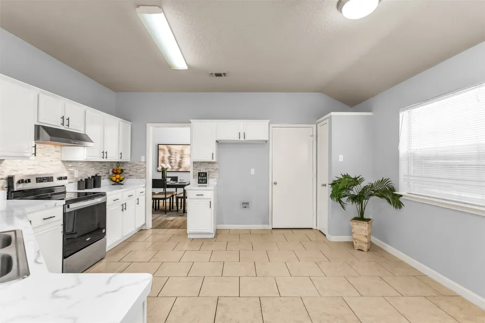 515 Alameda Avenue Duncanville, TX 75137