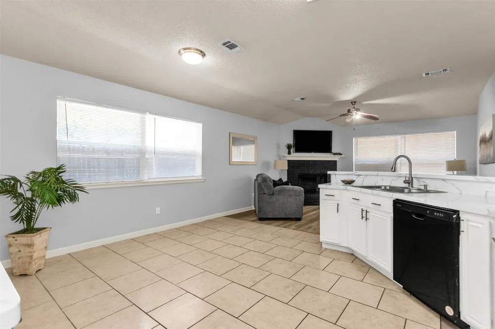 515 Alameda Avenue Duncanville, TX 75137