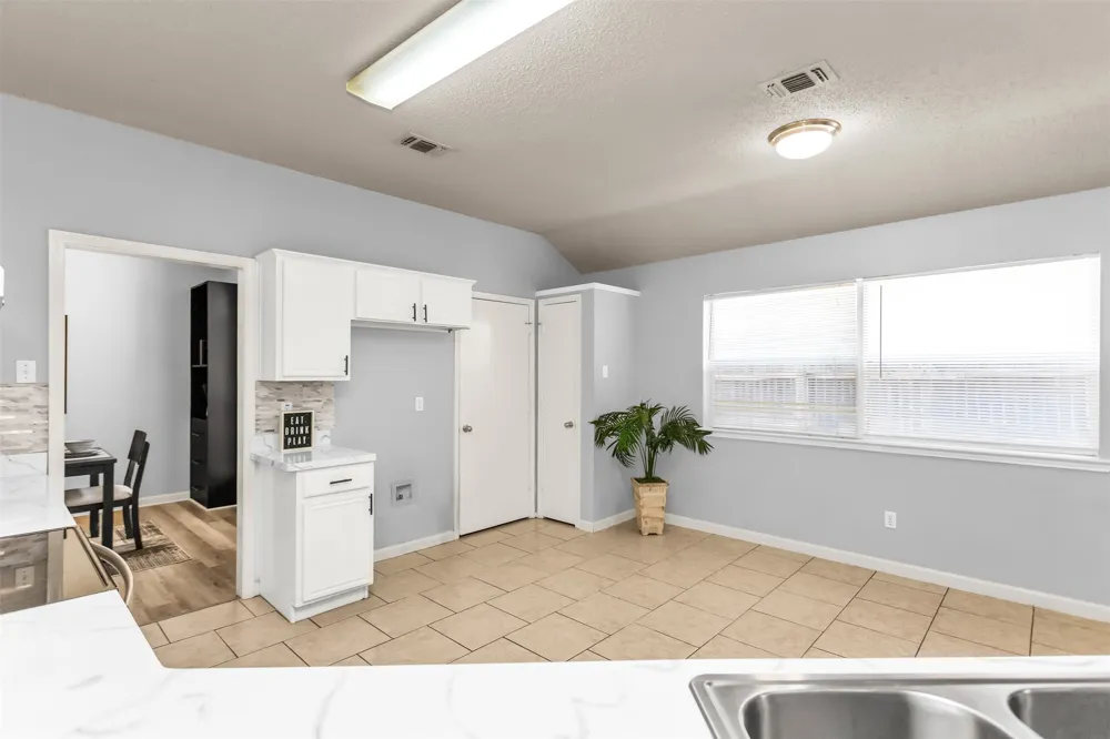 515 Alameda Avenue Duncanville, TX 75137
