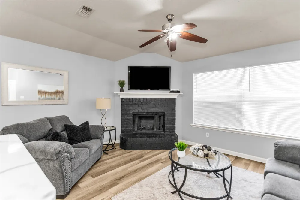 515 Alameda Avenue Duncanville, TX 75137
