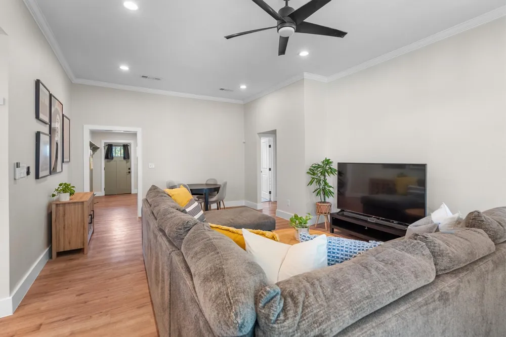 805 NW 14th Street Grand Prairie, TX 75050