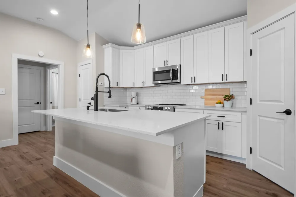805 NW 14th Street Grand Prairie, TX 75050