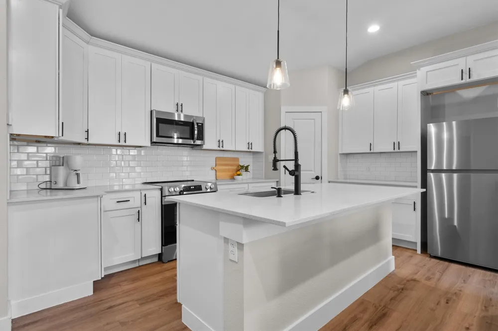 805 NW 14th Street Grand Prairie, TX 75050