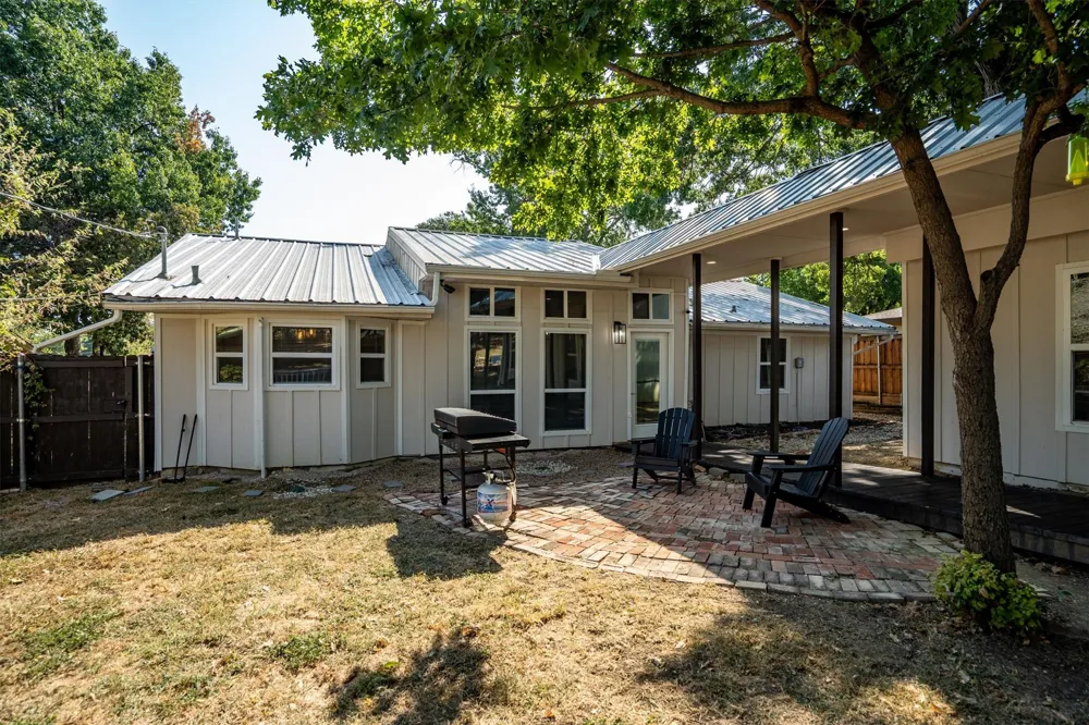 805 NW 14th Street Grand Prairie, TX 75050