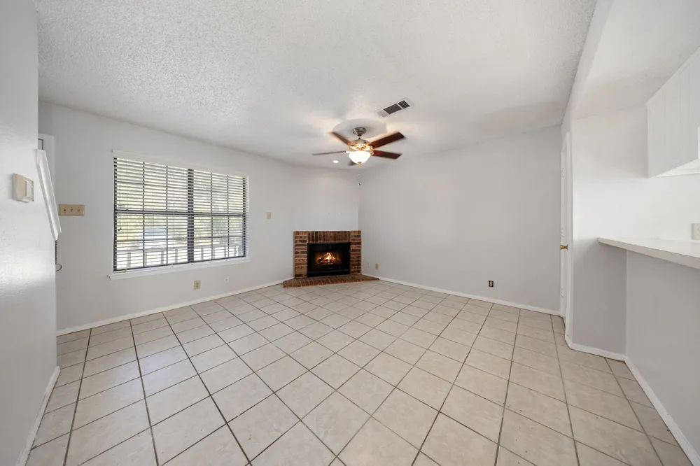 929 W Hickory Street #A4 Denton, TX 76201