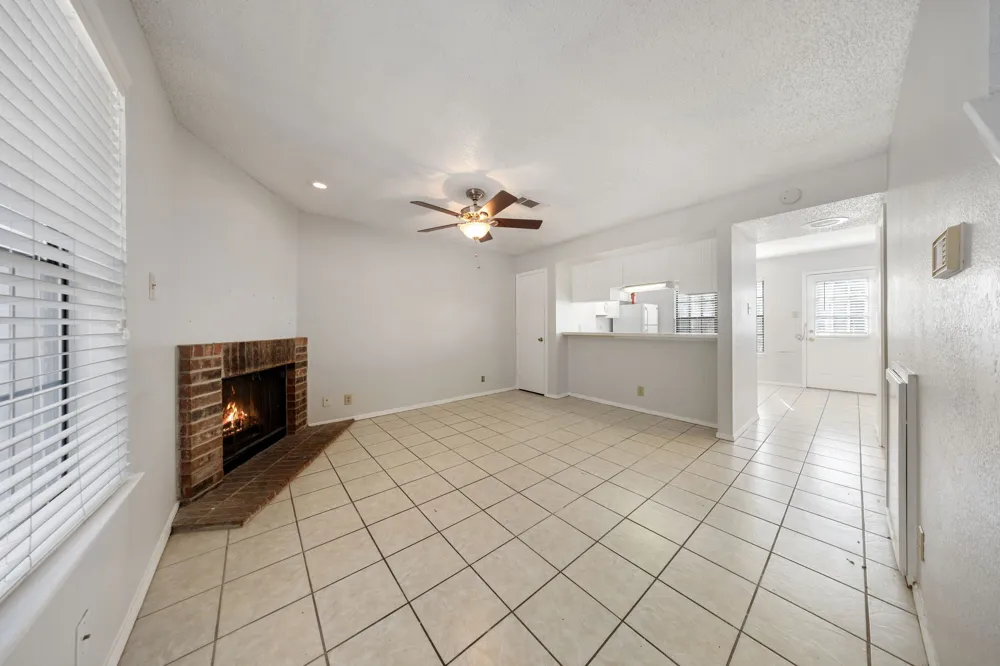 929 W Hickory Street #A4 Denton, TX 76201