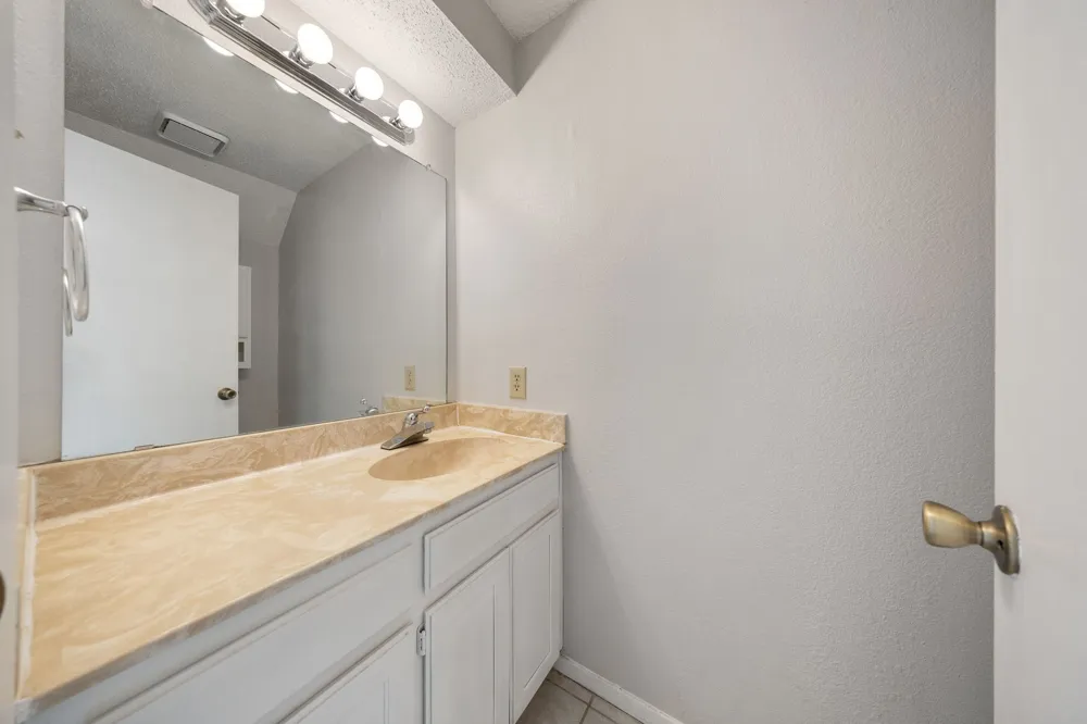 929 W Hickory Street #A4 Denton, TX 76201