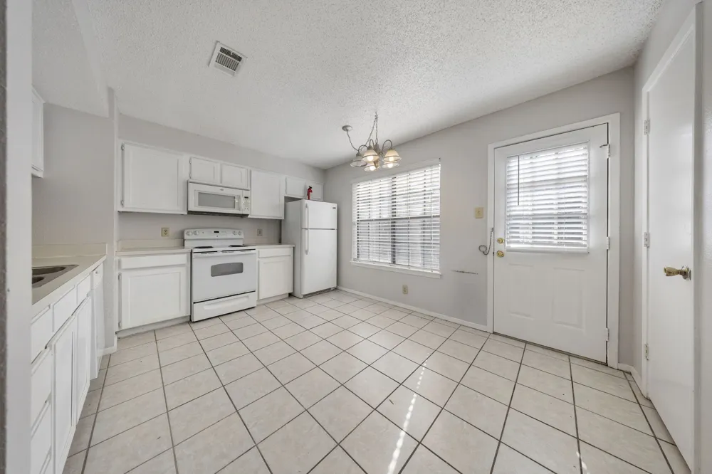 929 W Hickory Street #A4 Denton, TX 76201