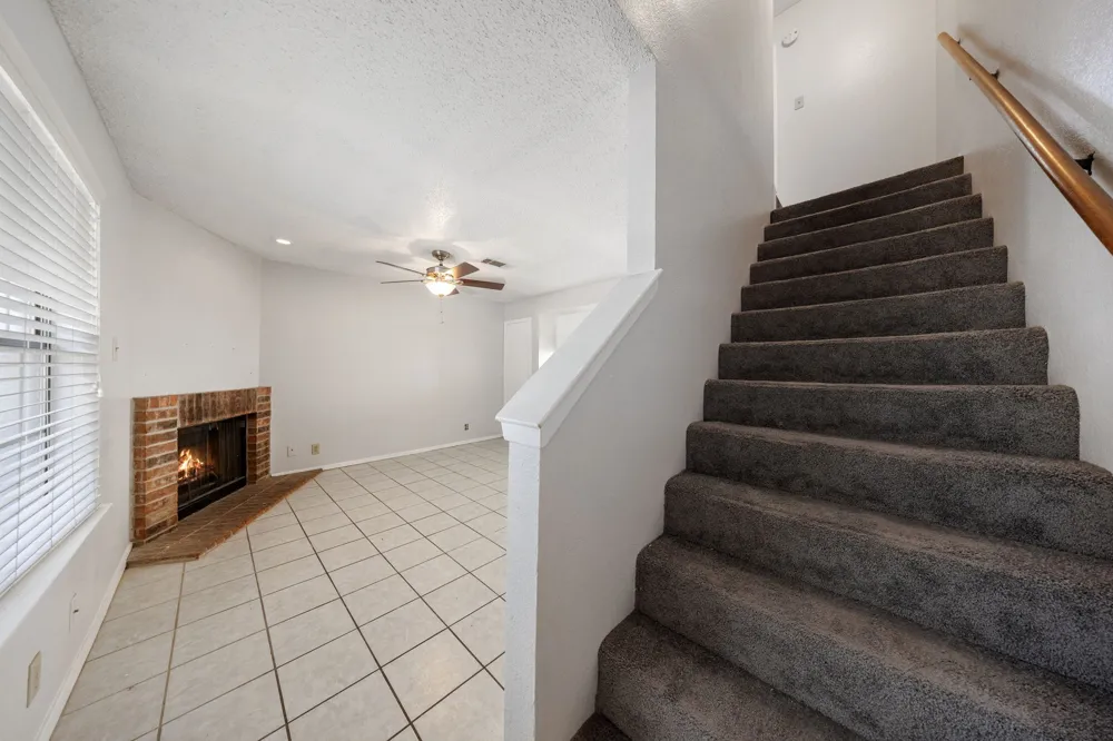 929 W Hickory Street #A4 Denton, TX 76201