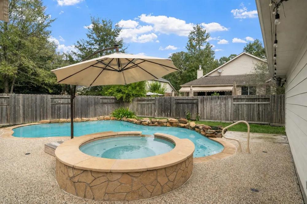 6 W Prairie Dawn Circle The Woodlands, TX 77385