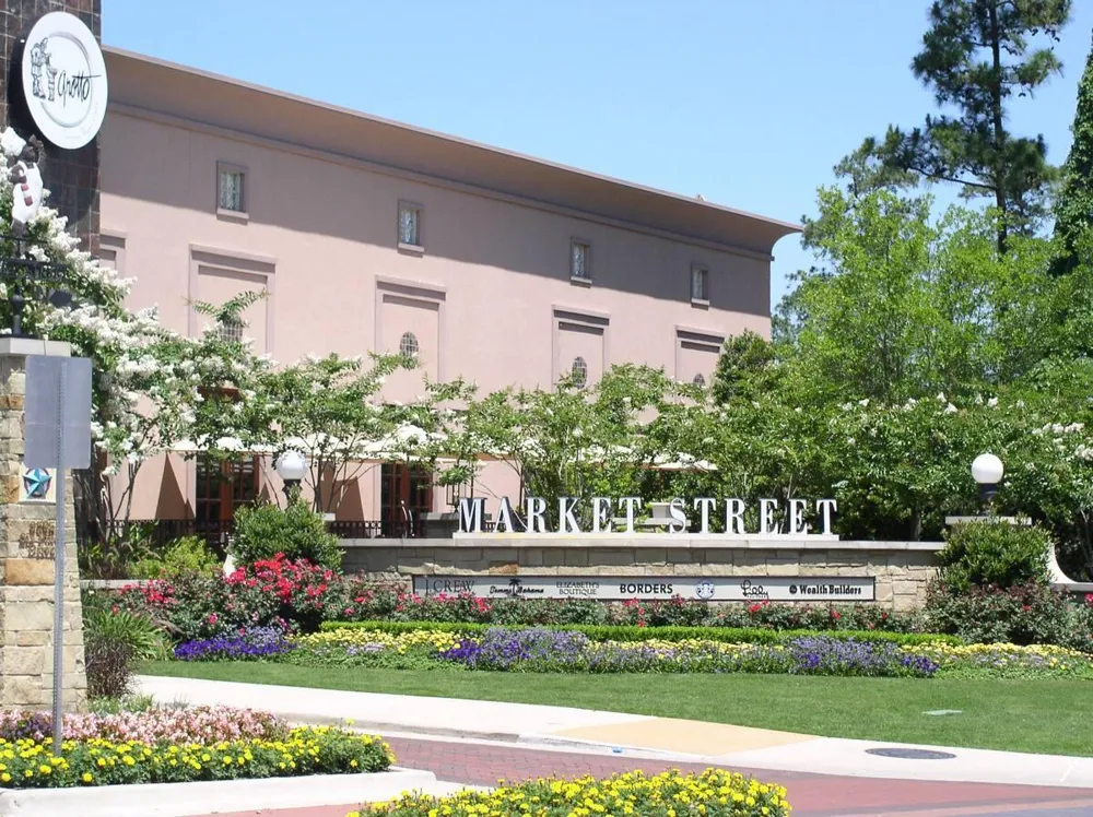 6 W Prairie Dawn Circle The Woodlands, TX 77385