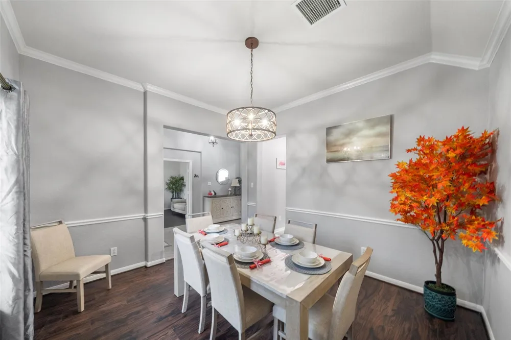 6 W Prairie Dawn Circle The Woodlands, TX 77385