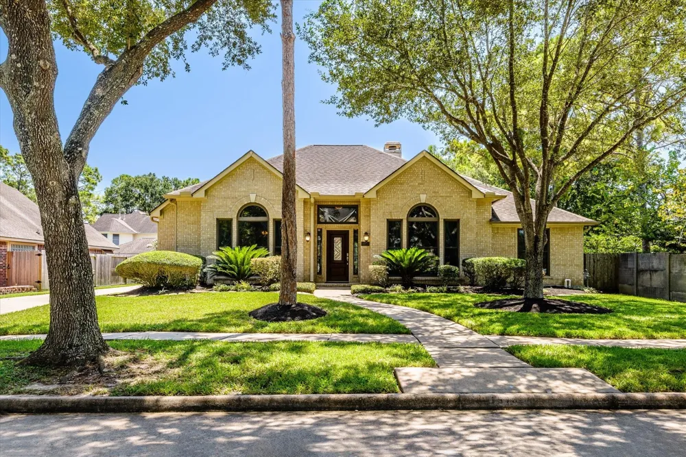 15702 Park Center Way Houston, TX 77059