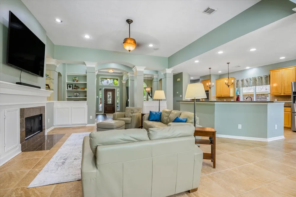 15702 Park Center Way Houston, TX 77059