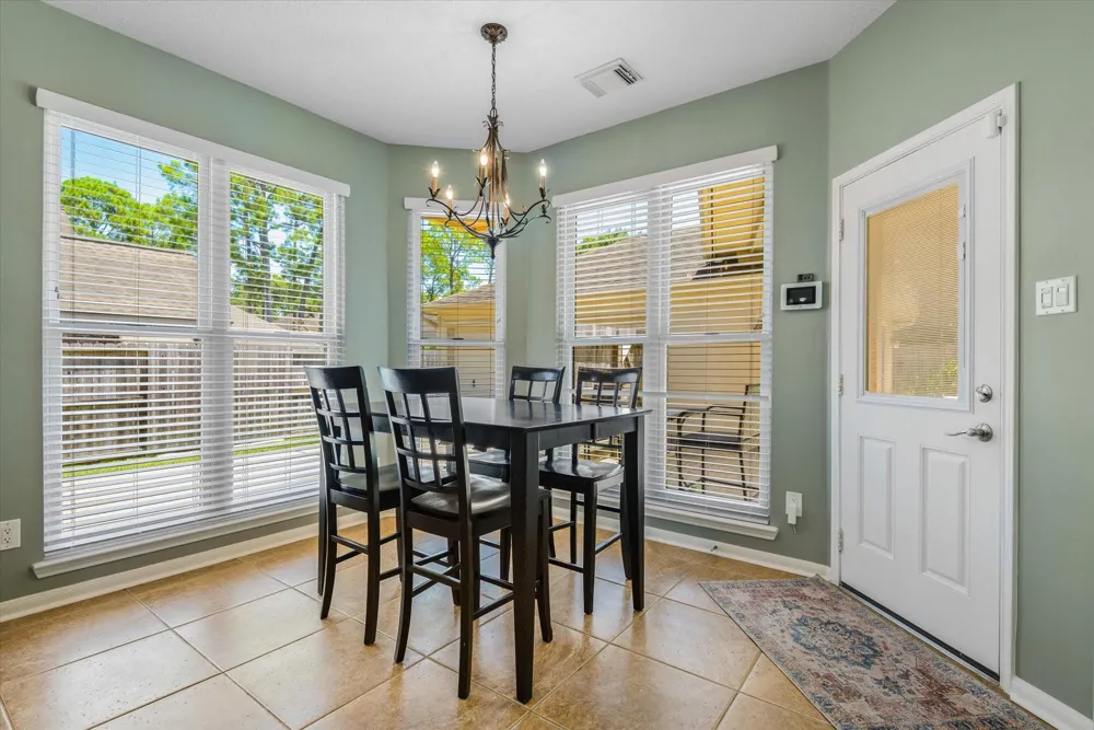 15702 Park Center Way Houston, TX 77059