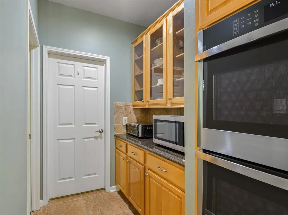 15702 Park Center Way Houston, TX 77059