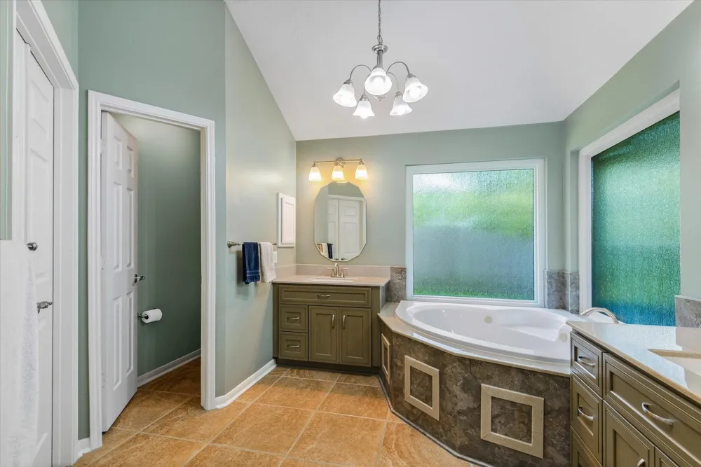 15702 Park Center Way Houston, TX 77059