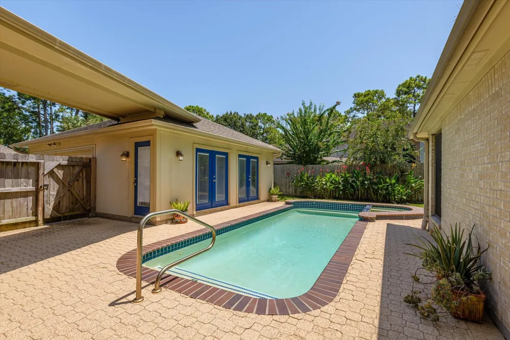 15702 Park Center Way Houston, TX 77059