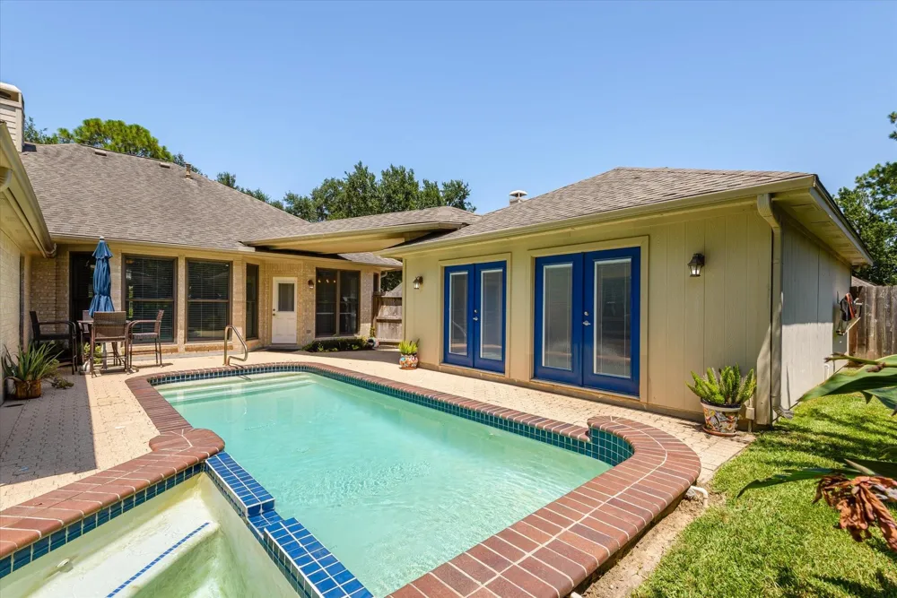 15702 Park Center Way Houston, TX 77059