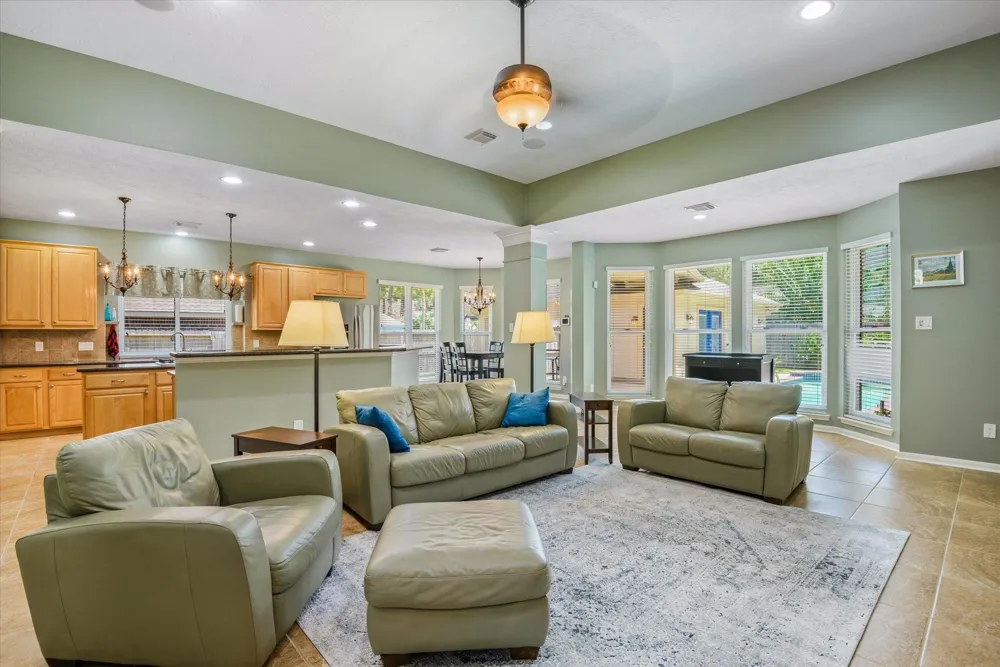 15702 Park Center Way Houston, TX 77059