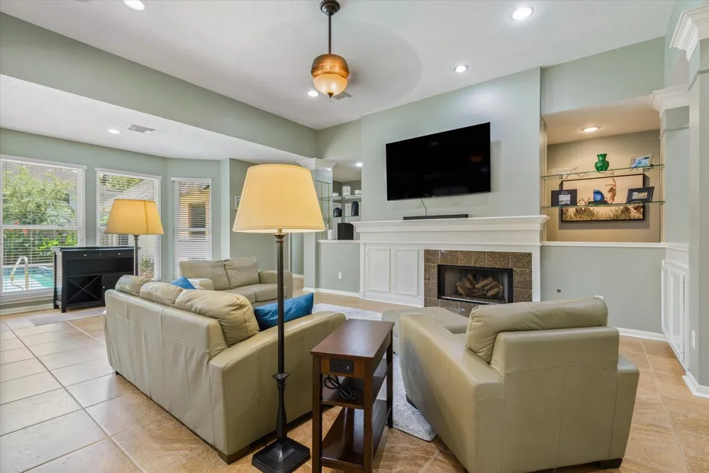 15702 Park Center Way Houston, TX 77059