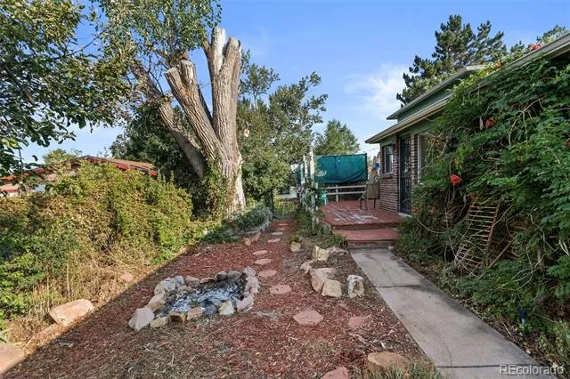 4963 Billings Street Denver, CO 80239