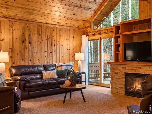 1035 Streamside Drive Drake, CO 80515