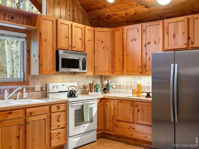 1035 Streamside Drive Drake, CO 80515