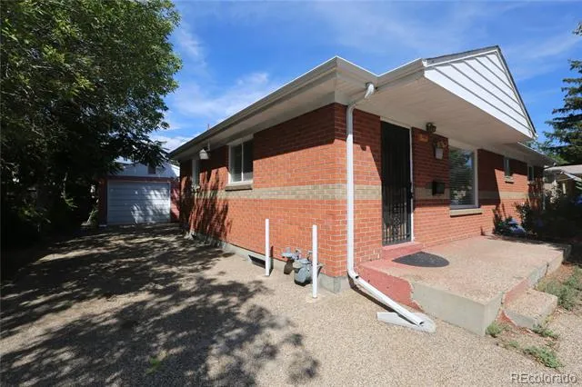 7493 Raritan Street Denver, CO 80221